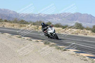 media/Dec-04-2025-Racers Edge (Thu) [[5ebc9f124d]]/3-B Group/3-Session 2 (Turn 7 Inside)/